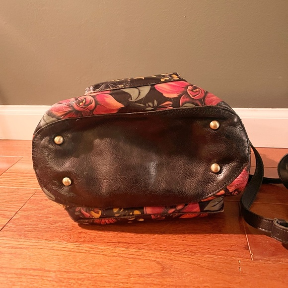 Patricia Nash Floral Italian Leather Drawstring tropical escape Bucket Bag - Picture 5 of 6